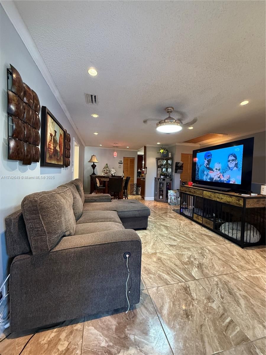 Real estate property located at 3030 68th St #201, Broward, Gardens Condo, Fort Lauderdale, FL