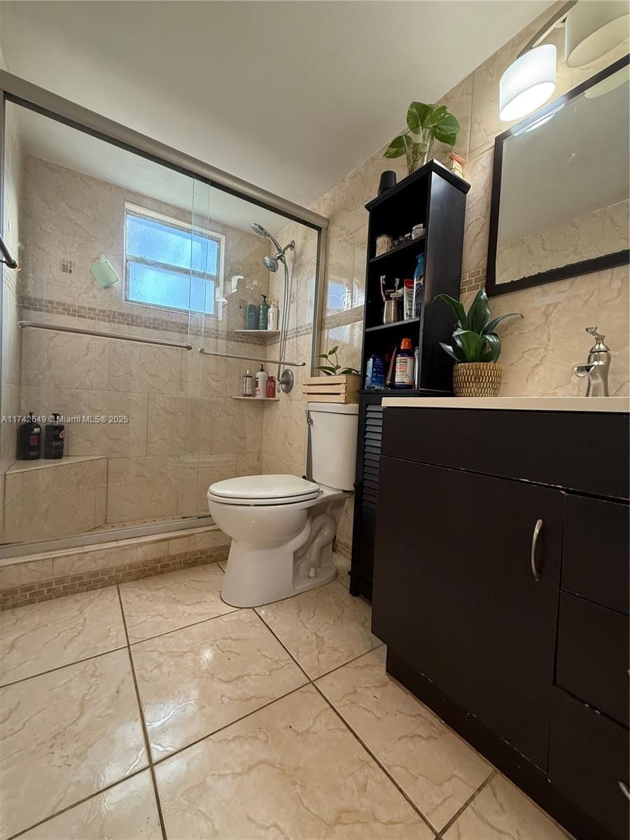 Real estate property located at 3030 68th St #201, Broward, Gardens Condo, Fort Lauderdale, FL