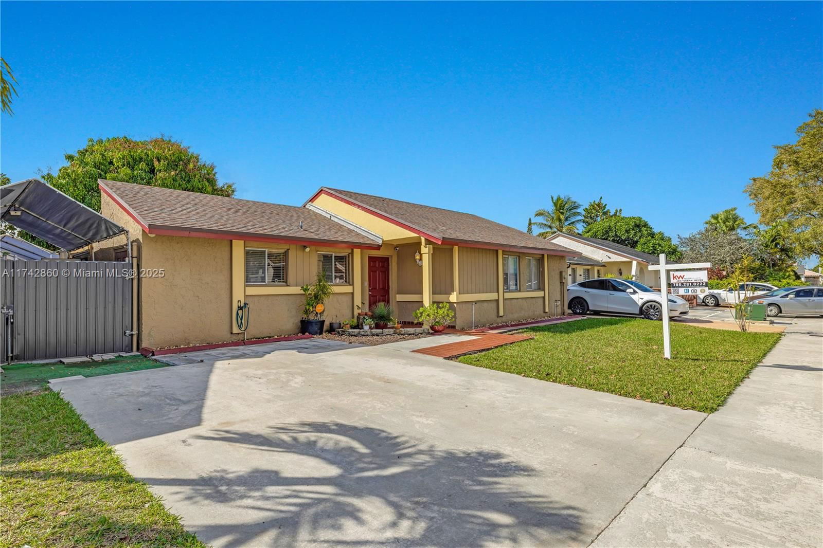 Real estate property located at 12240 207th St, Miami-dade, Oak Park Sec 3, Miami, FL