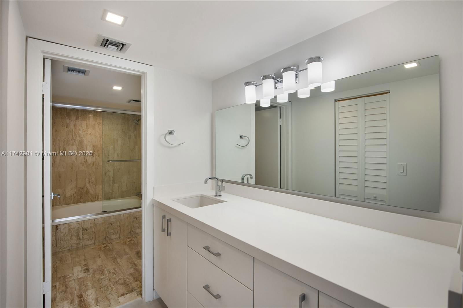 Real estate property located at 55 Ocean Lane Dr #1026, Miami-dade, Ocean Village Condo, Key Biscayne, FL