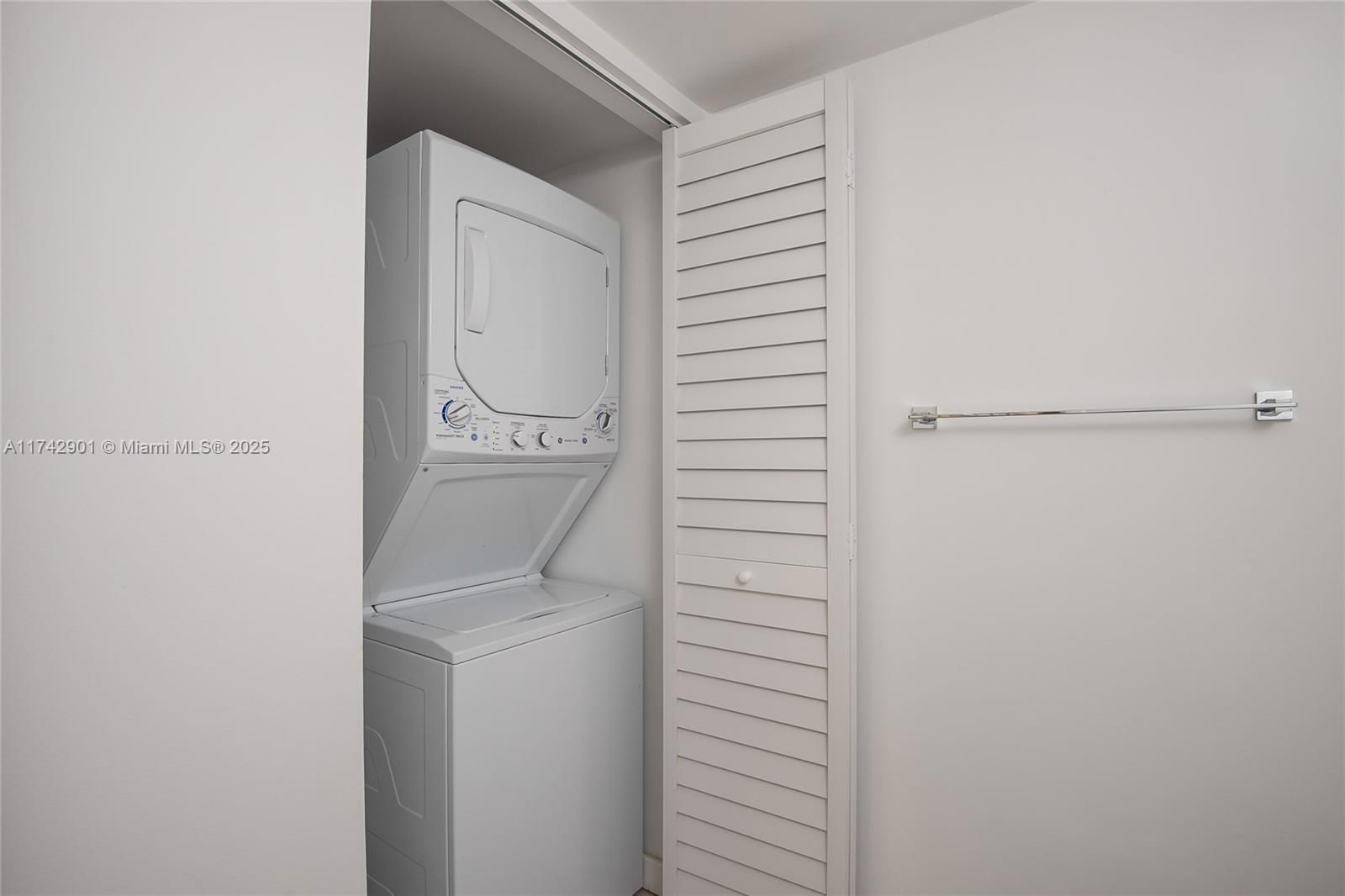 Real estate property located at 55 Ocean Lane Dr #1026, Miami-dade, Ocean Village Condo, Key Biscayne, FL