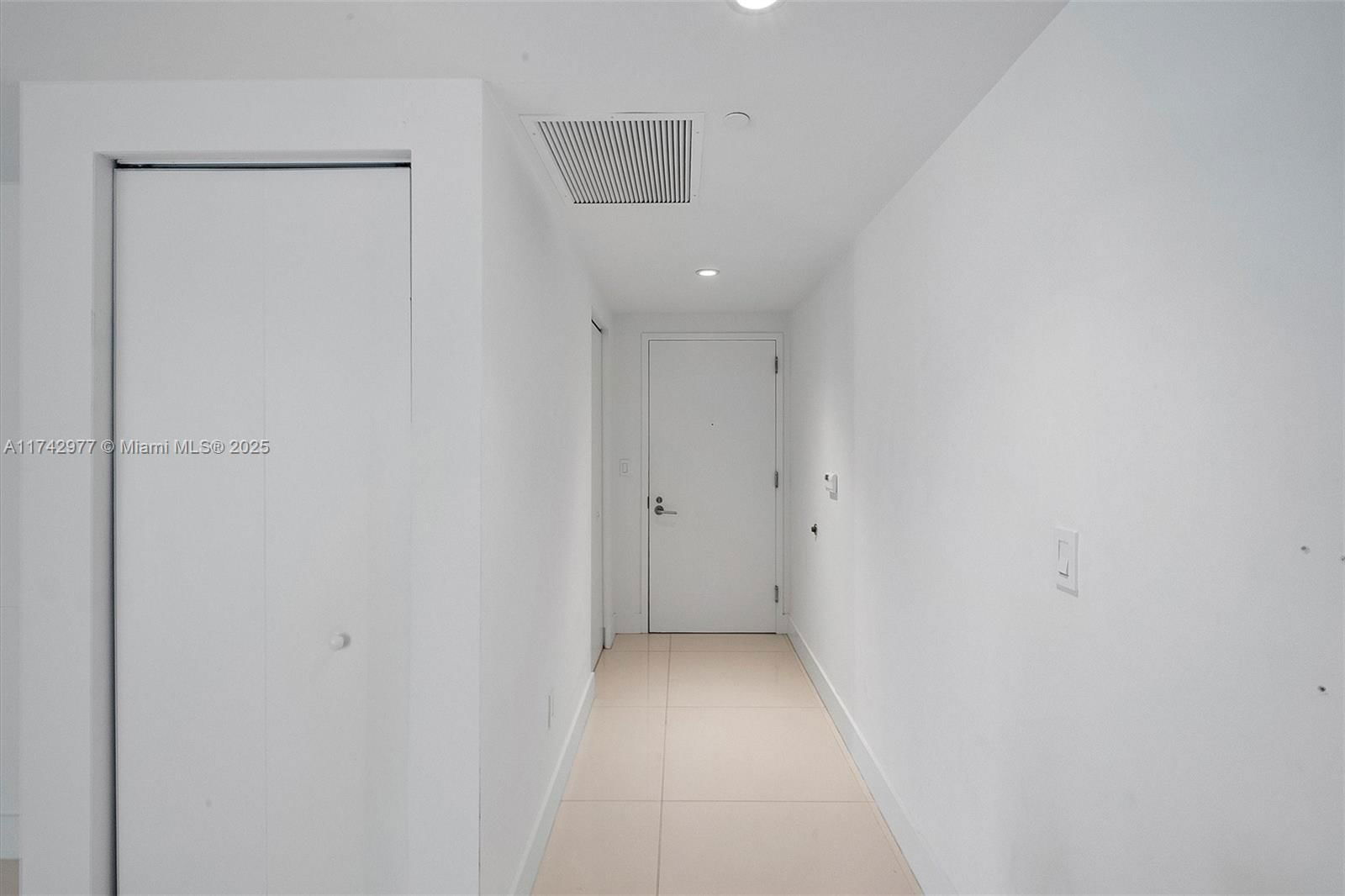 Real estate property located at 1300 Miami Ave #3210, Miami-dade, 1300 S Miami Avenue Condo, Miami, FL