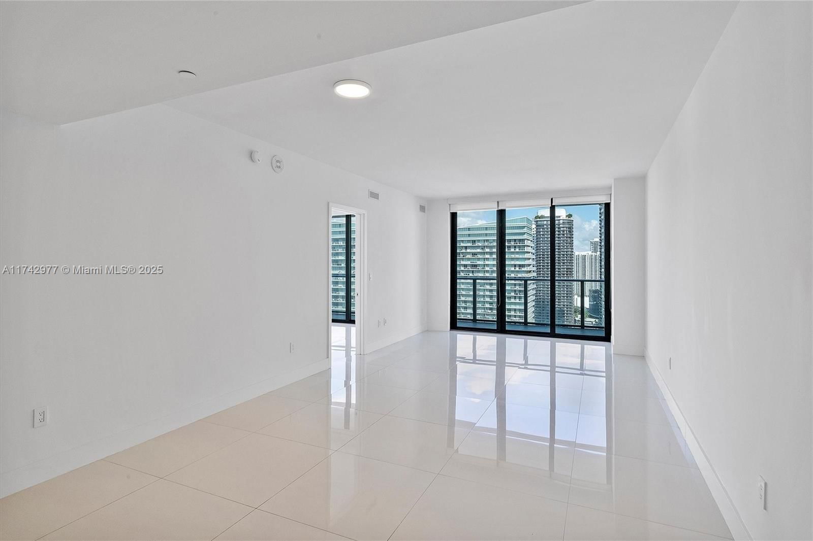 Real estate property located at 1300 Miami Ave #3210, Miami-dade, 1300 S Miami Avenue Condo, Miami, FL