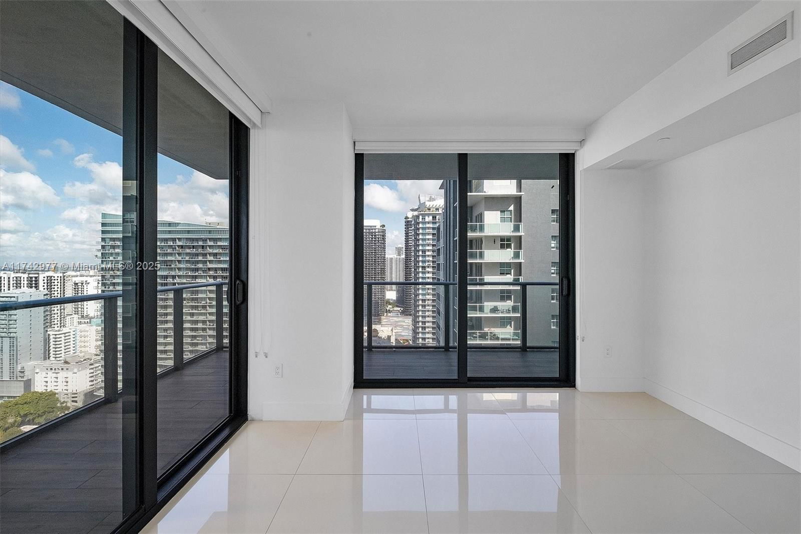 Real estate property located at 1300 Miami Ave #3210, Miami-dade, 1300 S Miami Avenue Condo, Miami, FL