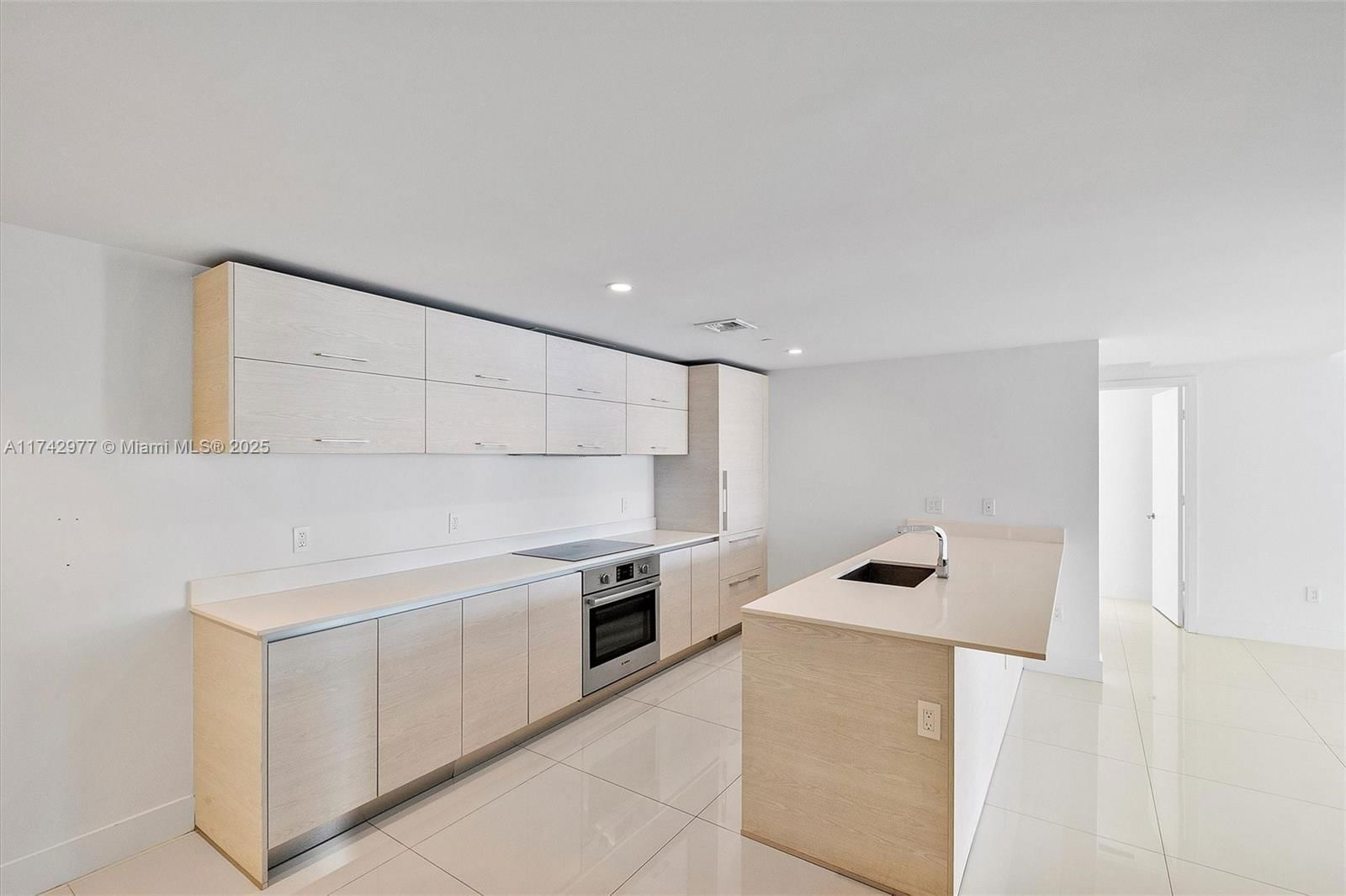 Real estate property located at 1300 Miami Ave #3210, Miami-dade, 1300 S Miami Avenue Condo, Miami, FL