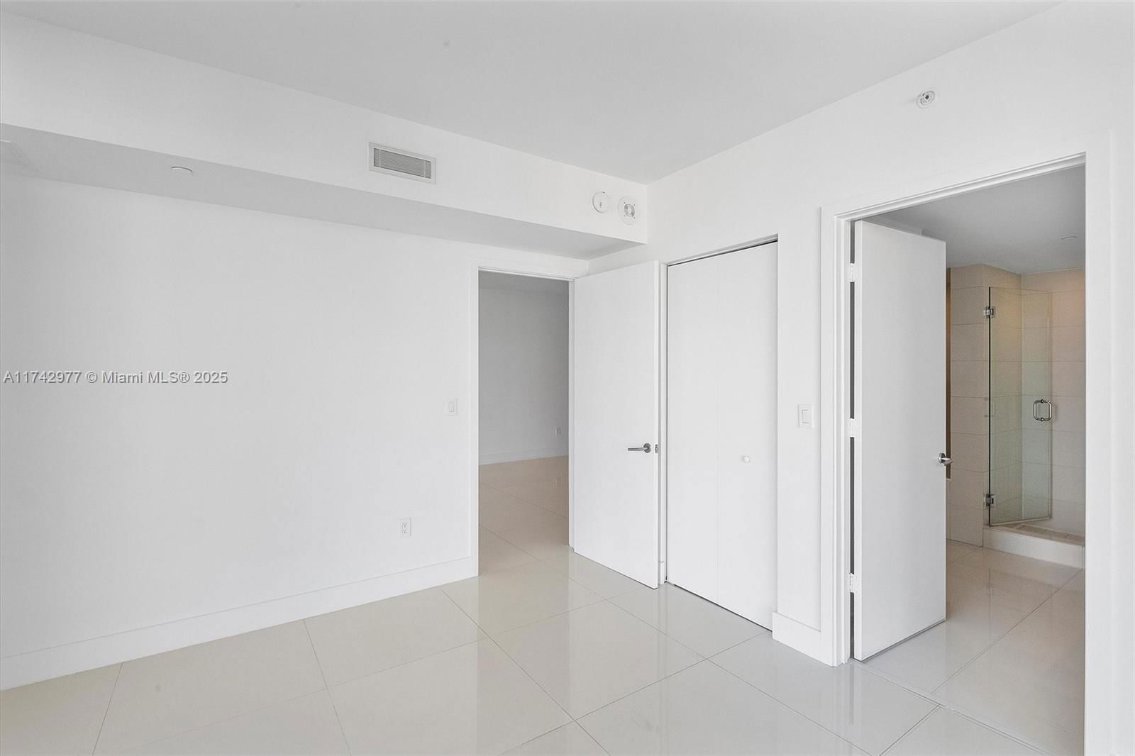 Real estate property located at 1300 Miami Ave #3210, Miami-dade, 1300 S Miami Avenue Condo, Miami, FL