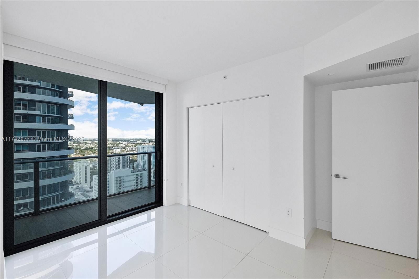 Real estate property located at 1300 Miami Ave #3210, Miami-dade, 1300 S Miami Avenue Condo, Miami, FL