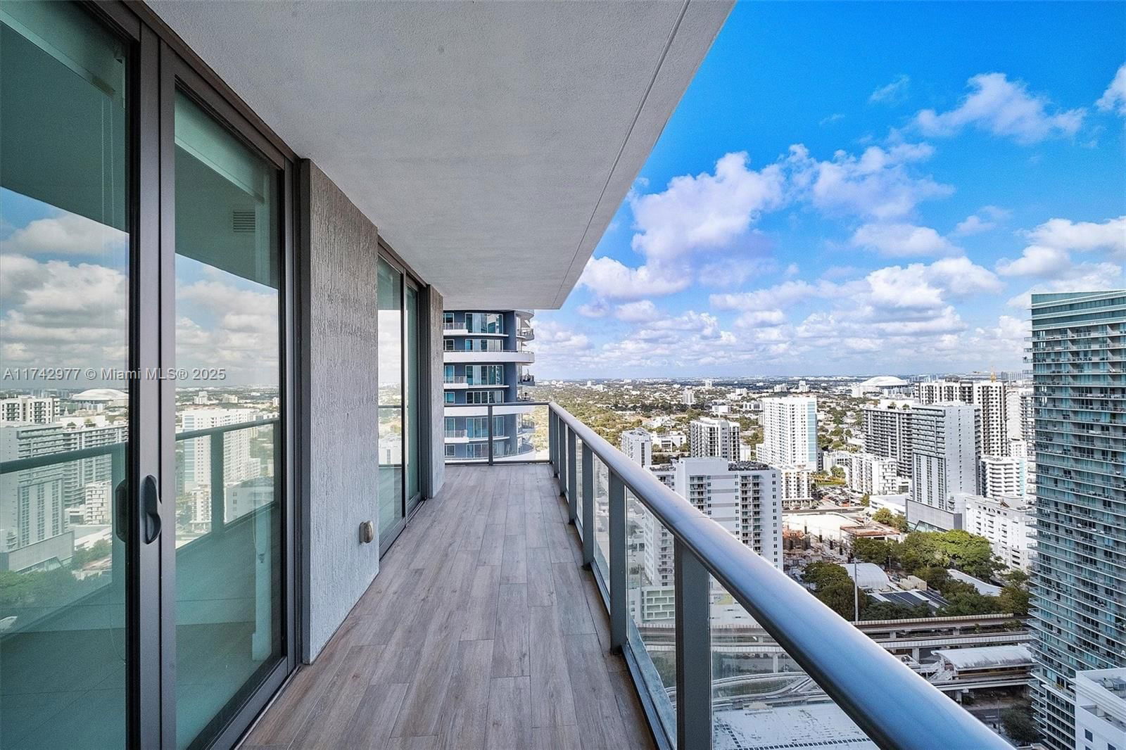 Real estate property located at 1300 Miami Ave #3210, Miami-dade, 1300 S Miami Avenue Condo, Miami, FL
