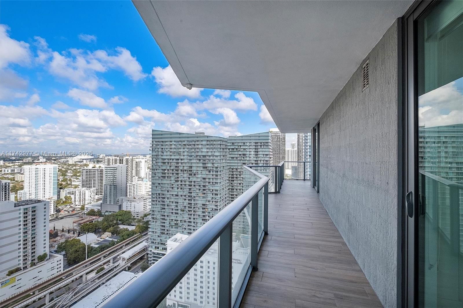 Real estate property located at 1300 Miami Ave #3210, Miami-dade, 1300 S Miami Avenue Condo, Miami, FL
