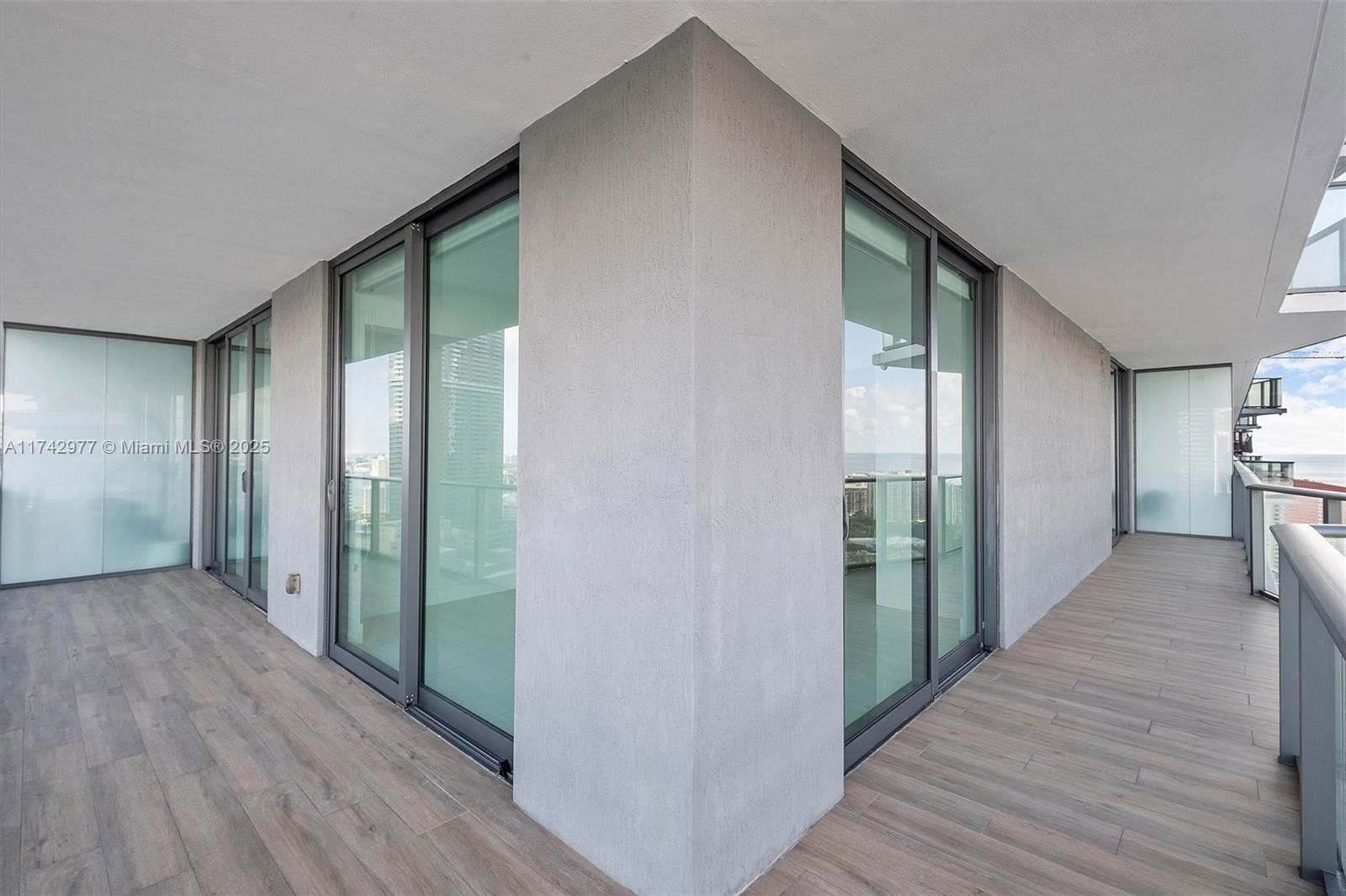 Real estate property located at 1300 Miami Ave #3210, Miami-dade, 1300 S Miami Avenue Condo, Miami, FL