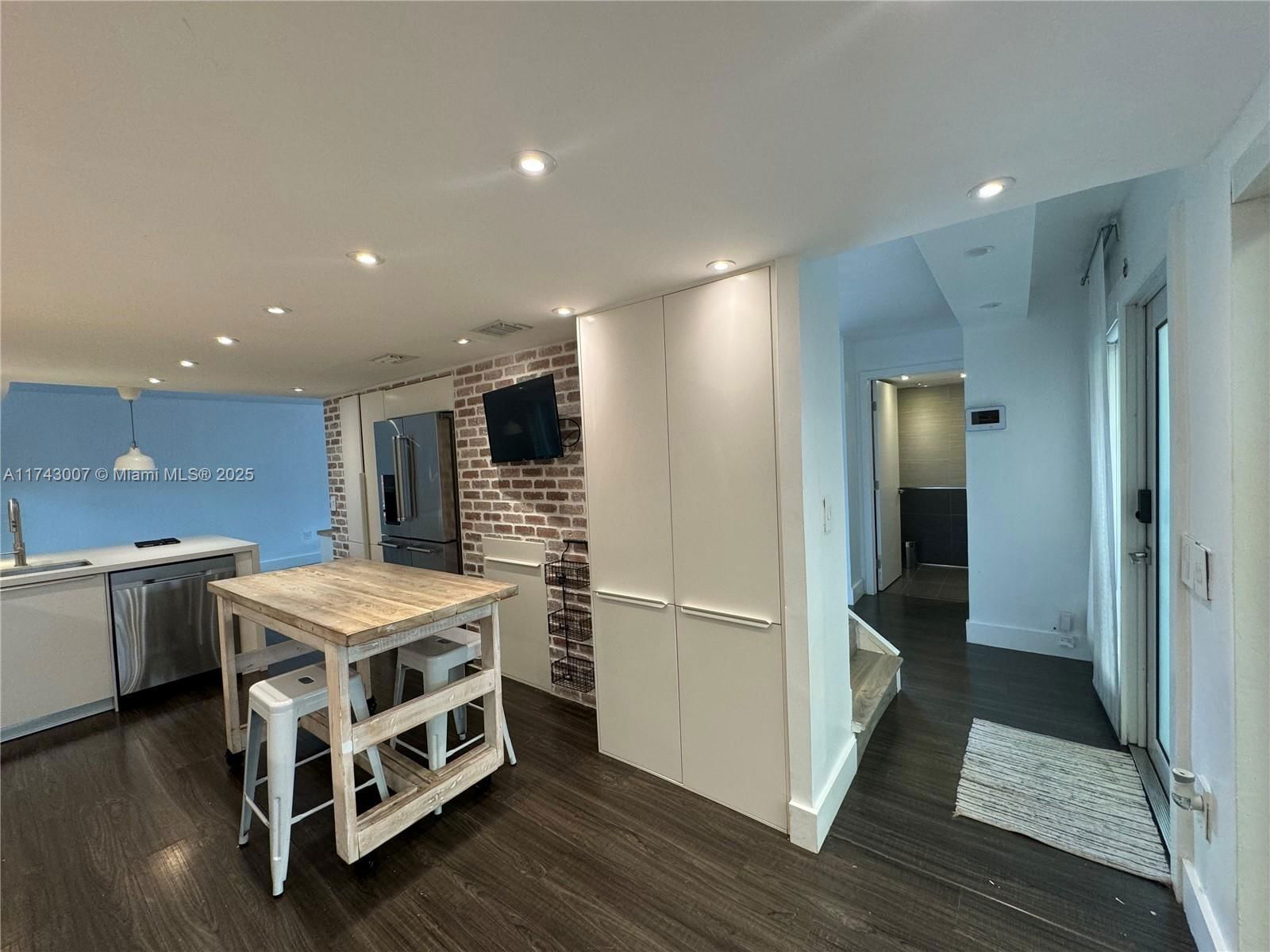 Real estate property located at 15675 84th Ter #906, Miami-dade, South Lake Villas Condo, Miami, FL