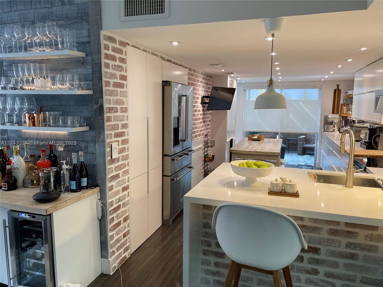 Real estate property located at 15675 84th Ter #906, Miami-dade, South Lake Villas Condo, Miami, FL
