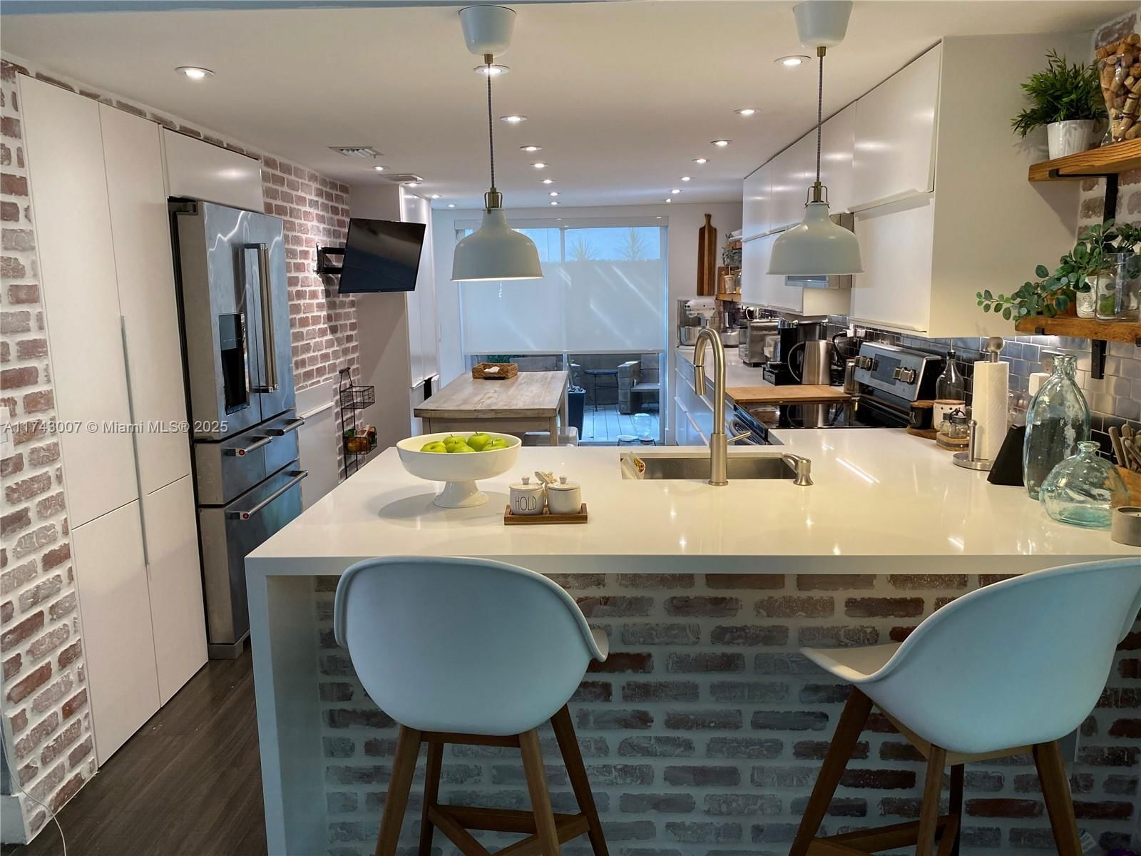 Real estate property located at 15675 84th Ter #906, Miami-dade, South Lake Villas Condo, Miami, FL