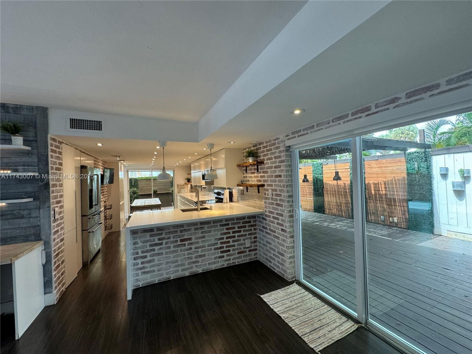 Real estate property located at 15675 84th Ter #906, Miami-dade, South Lake Villas Condo, Miami, FL