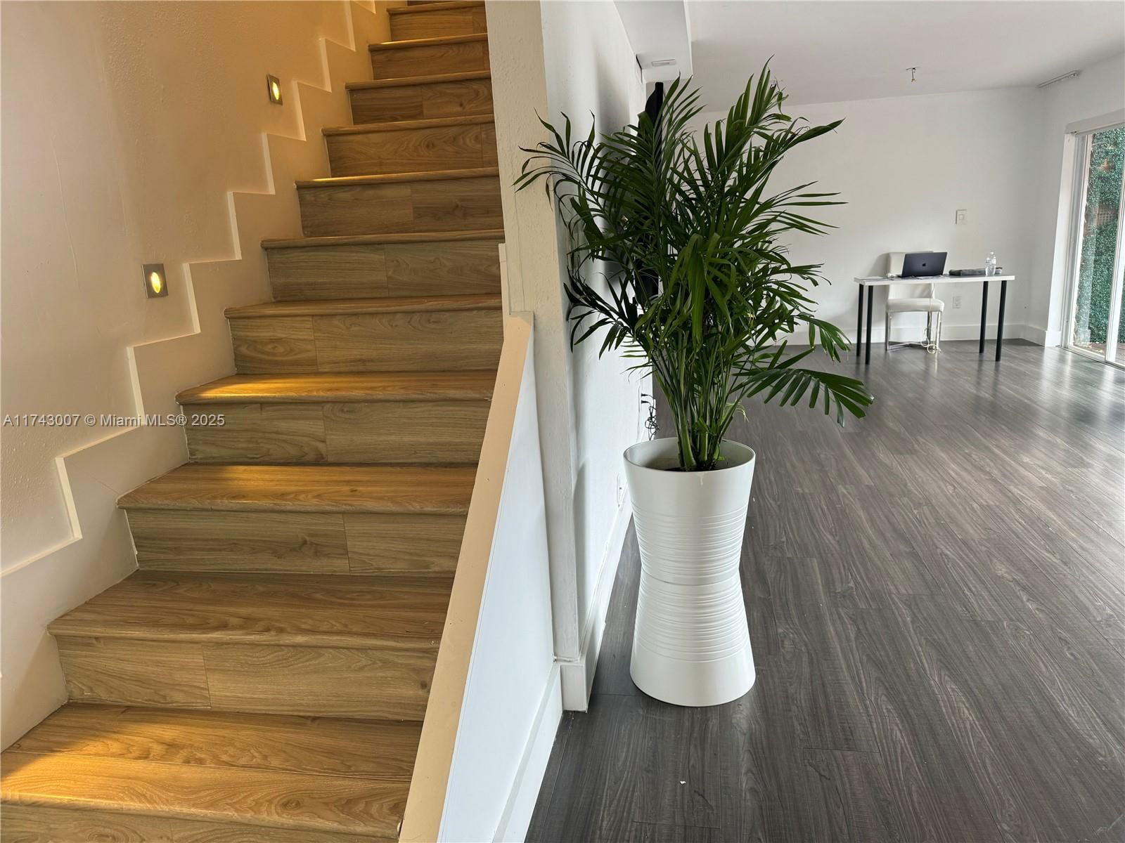 Real estate property located at 15675 84th Ter #906, Miami-dade, South Lake Villas Condo, Miami, FL