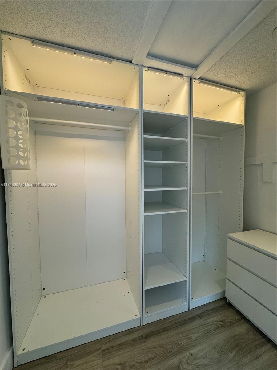 Real estate property located at 15675 84th Ter #906, Miami-dade, South Lake Villas Condo, Miami, FL