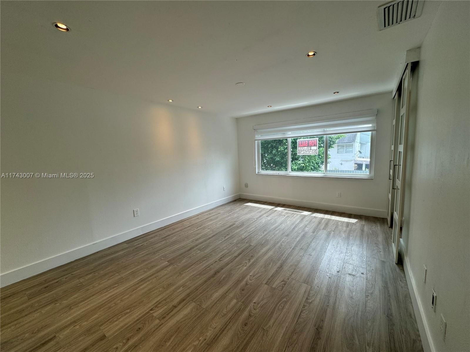 Real estate property located at 15675 84th Ter #906, Miami-dade, South Lake Villas Condo, Miami, FL