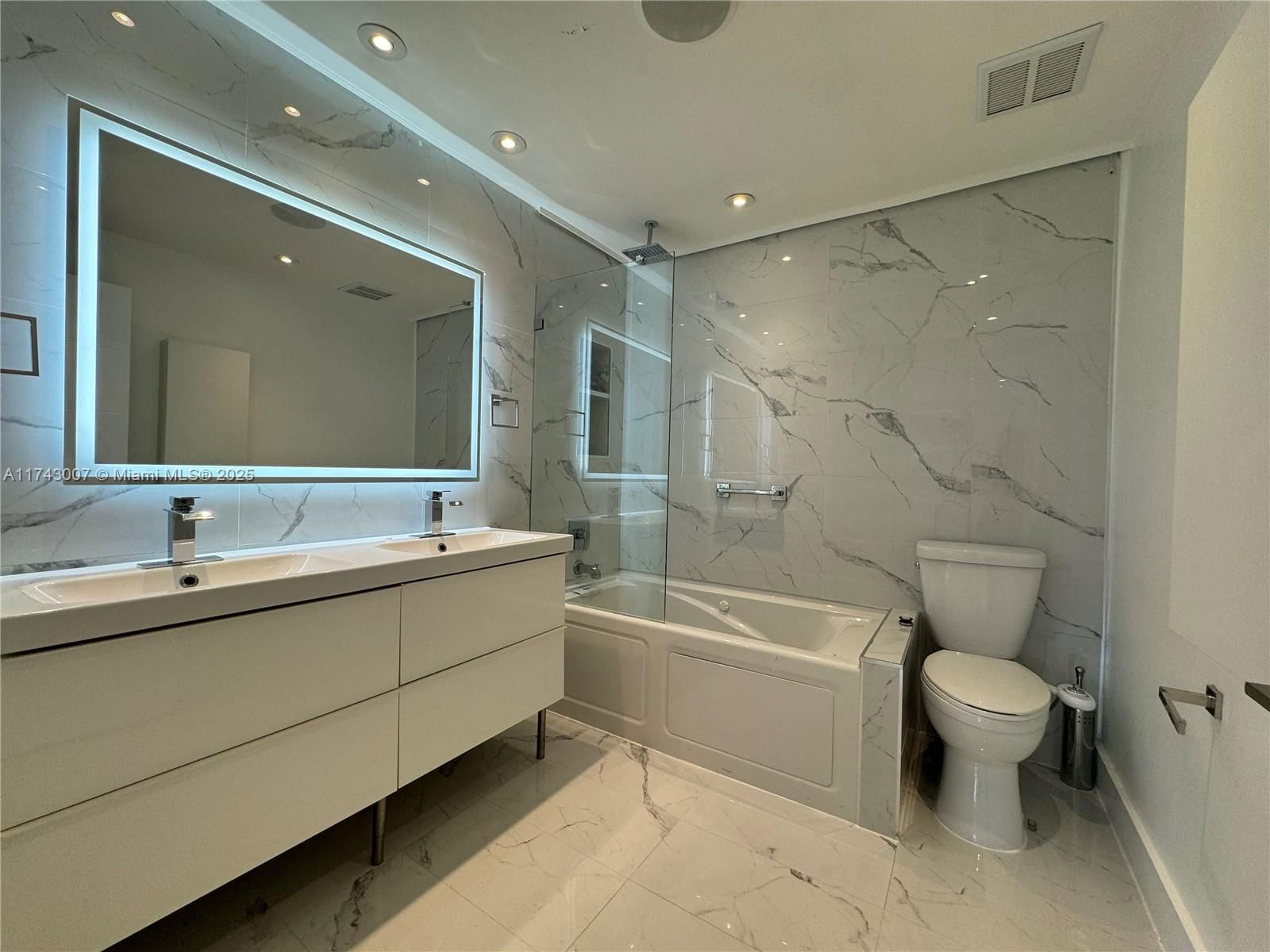 Real estate property located at 15675 84th Ter #906, Miami-dade, South Lake Villas Condo, Miami, FL