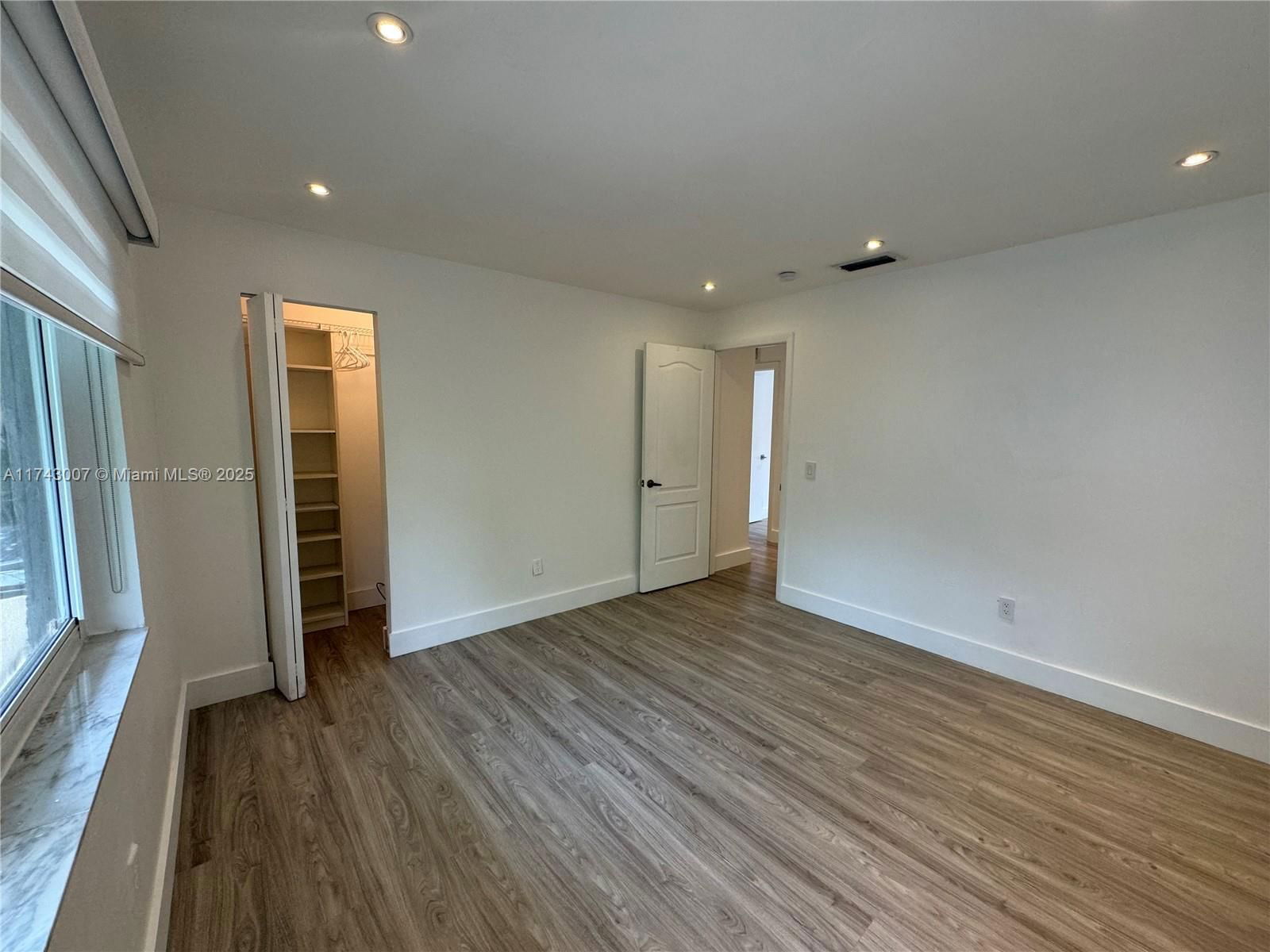 Real estate property located at 15675 84th Ter #906, Miami-dade, South Lake Villas Condo, Miami, FL