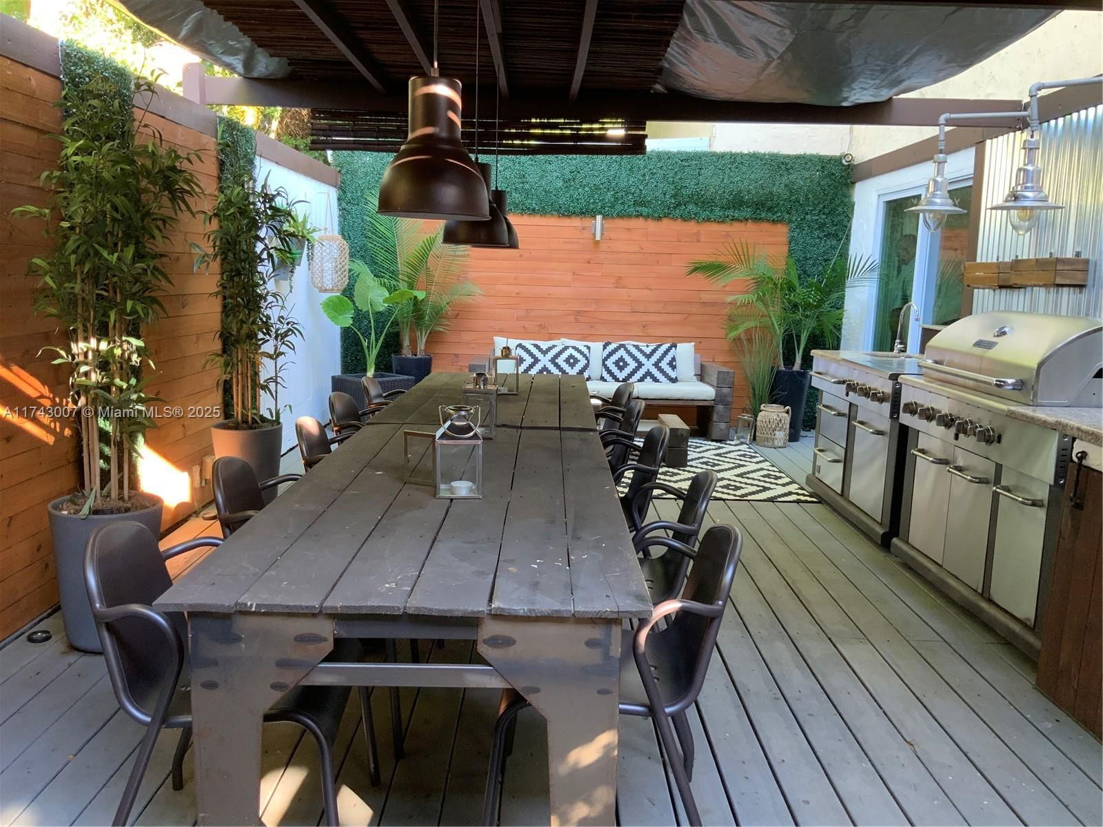 Real estate property located at 15675 84th Ter #906, Miami-dade, South Lake Villas Condo, Miami, FL