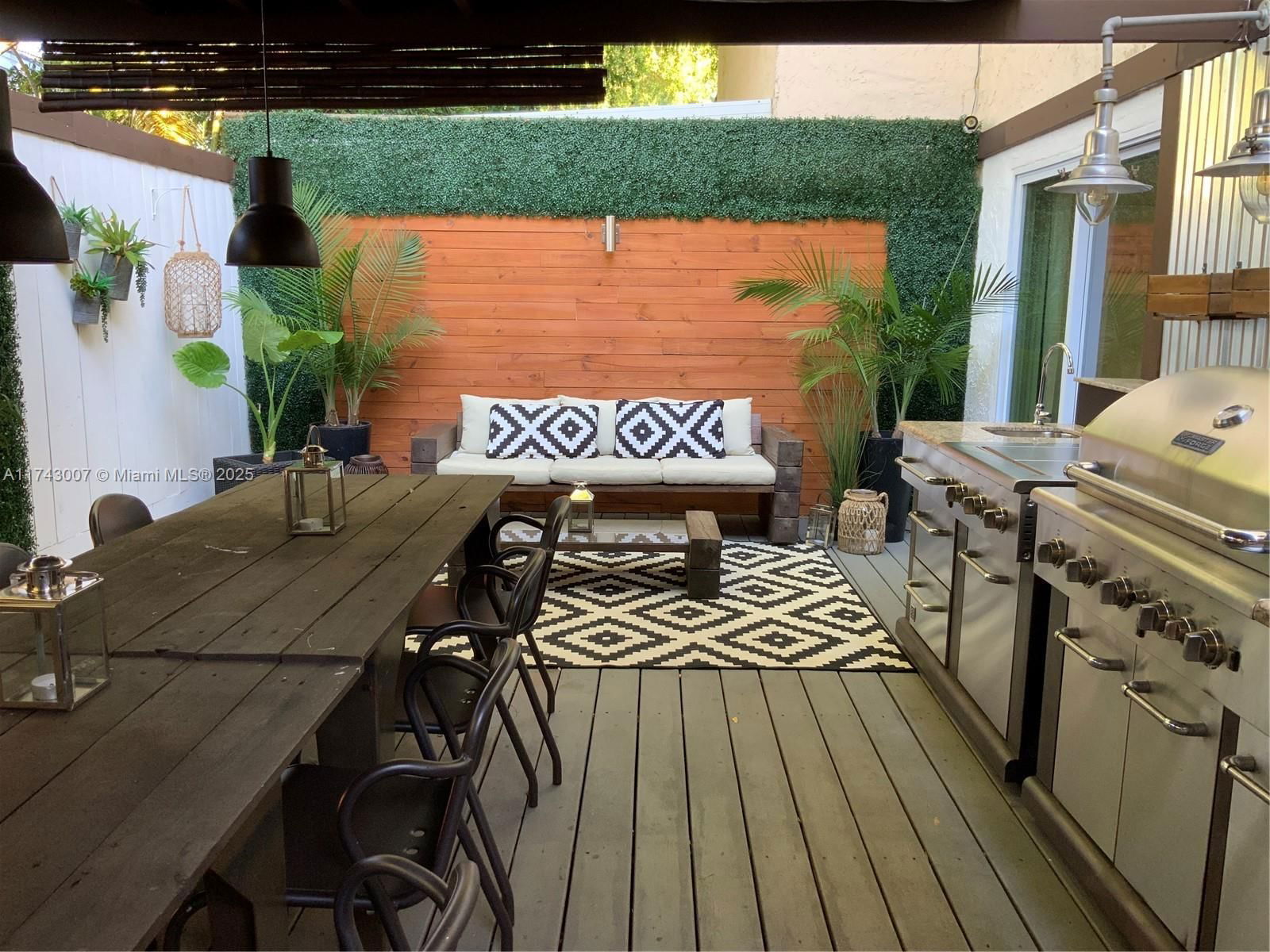 Real estate property located at 15675 84th Ter #906, Miami-dade, South Lake Villas Condo, Miami, FL
