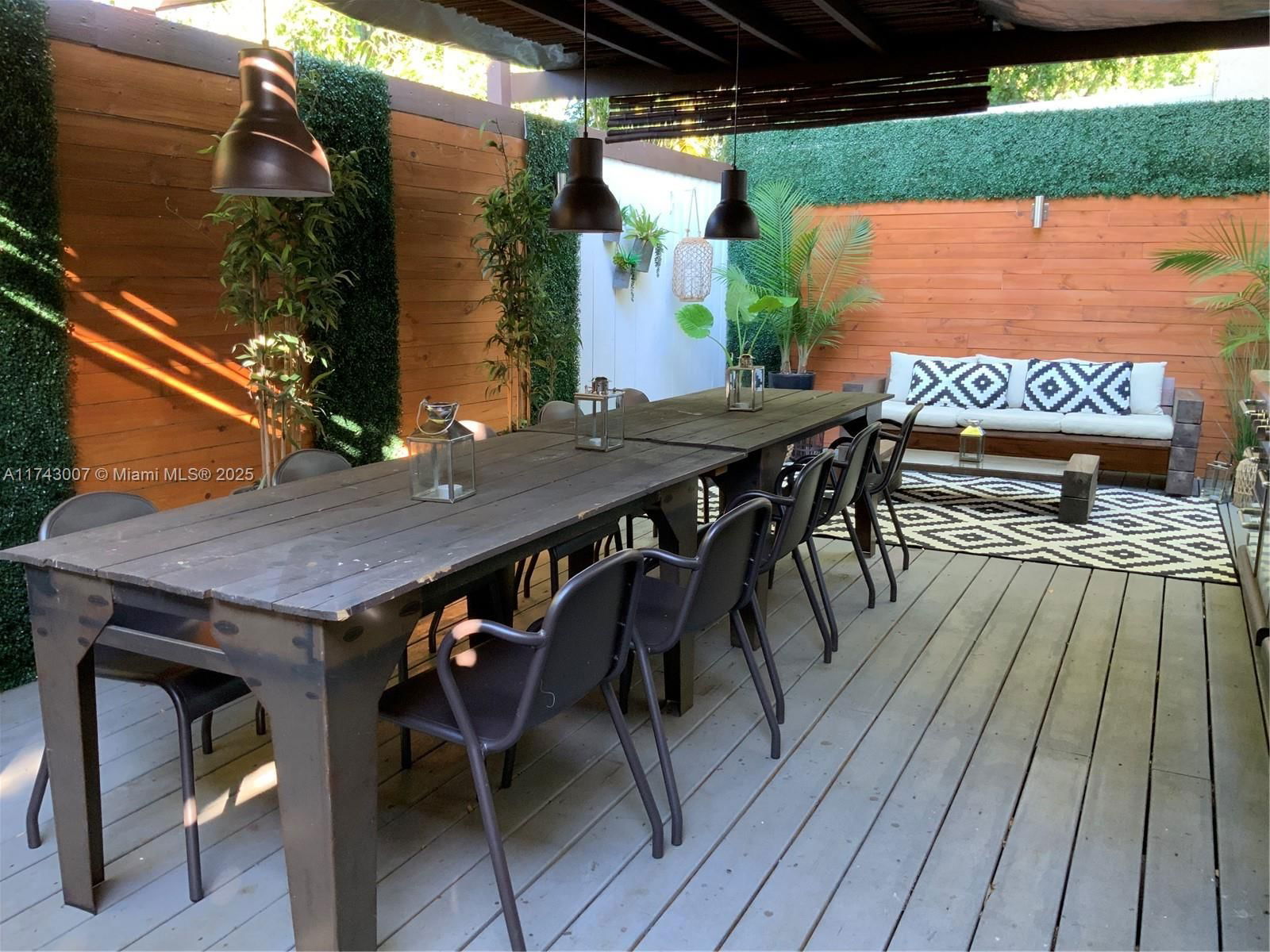 Real estate property located at 15675 84th Ter #906, Miami-dade, South Lake Villas Condo, Miami, FL