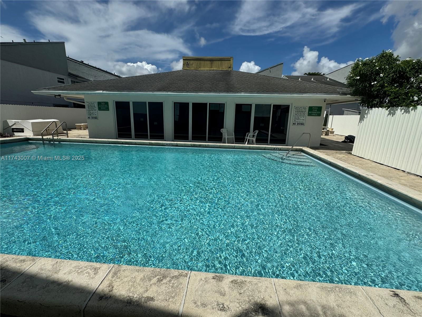 Real estate property located at 15675 84th Ter #906, Miami-dade, South Lake Villas Condo, Miami, FL