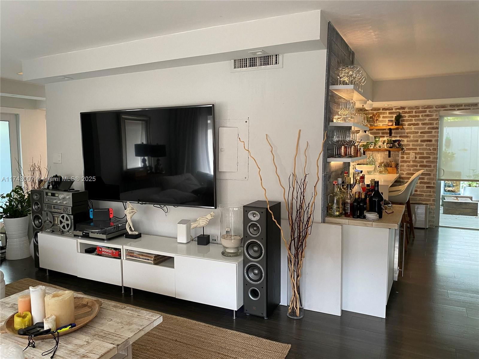 Real estate property located at 15675 84th Ter #906, Miami-dade, South Lake Villas Condo, Miami, FL
