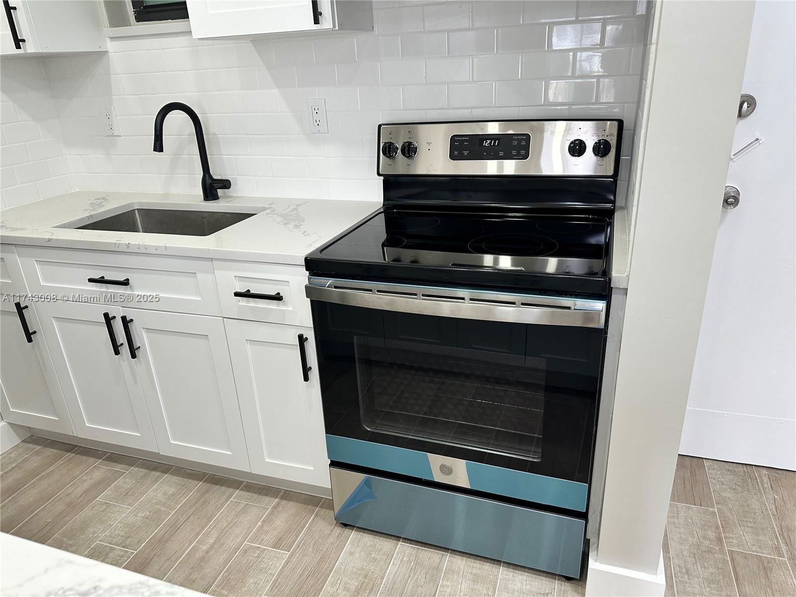 Real estate property located at 1530 2nd St #307, Miami-dade, Villa Del Sol Condo, Miami, FL