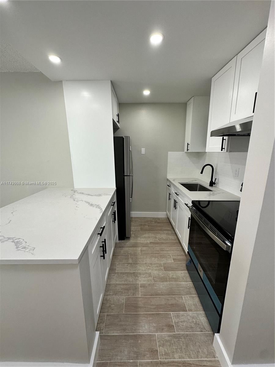Real estate property located at 1530 2nd St #307, Miami-dade, Villa Del Sol Condo, Miami, FL