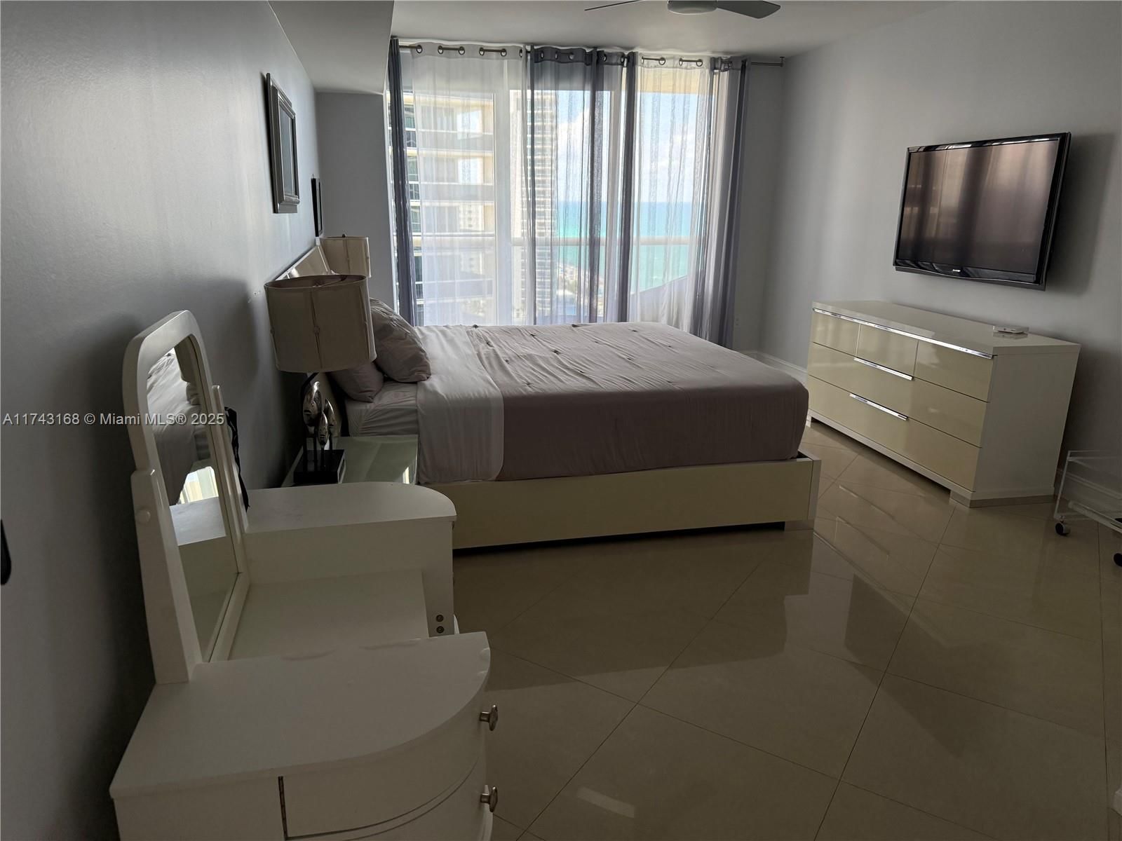 Real estate property located at 1830 Ocean Dr #1708, Broward, Beach Club Ii, Hallandale Beach, FL