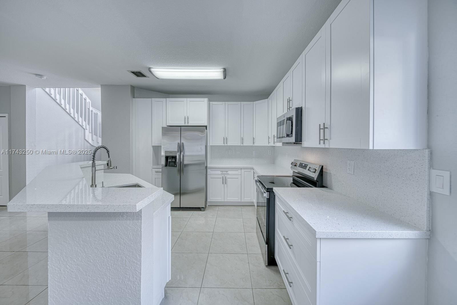 Real estate property located at 10837 228th Ter, Miami-dade, Silver Palm Lake, Miami, FL