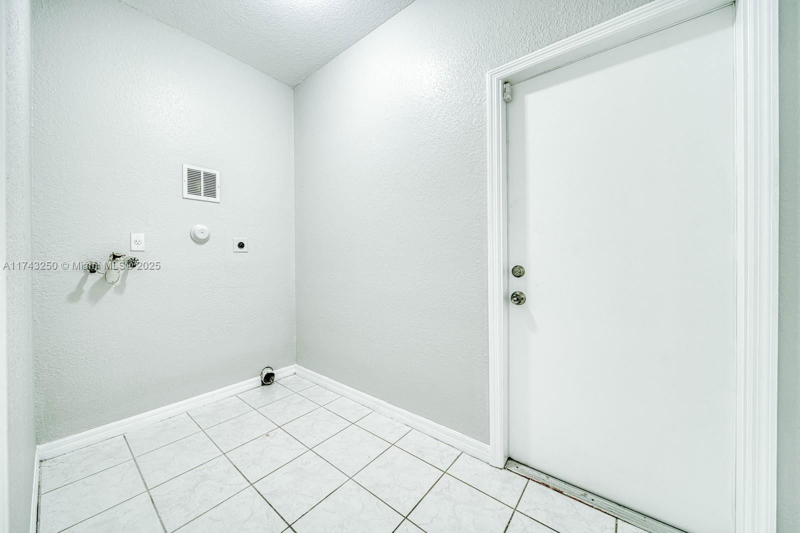 Real estate property located at 10837 228th Ter, Miami-dade, Silver Palm Lake, Miami, FL