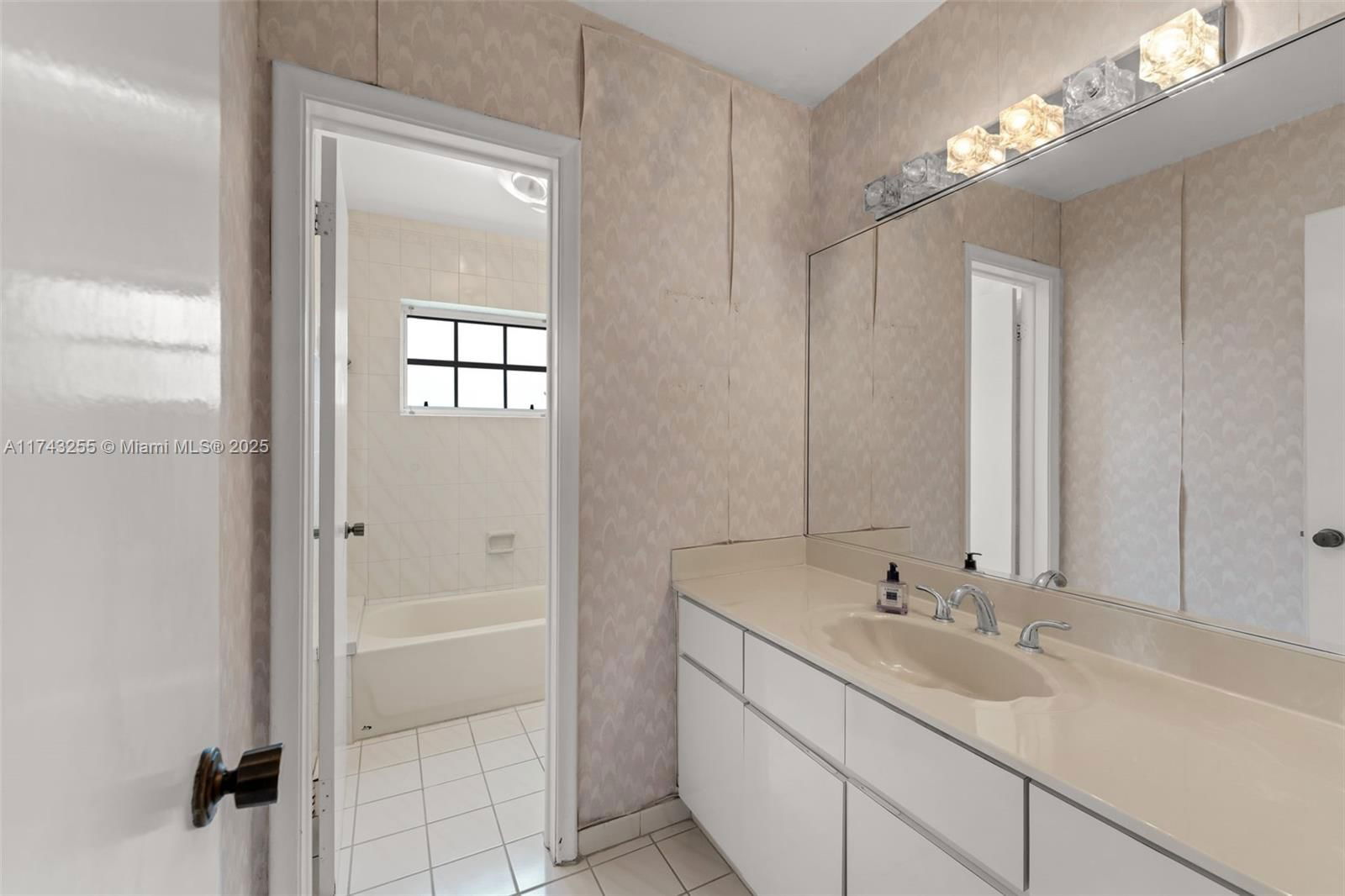Real estate property located at 2801 117th Ct, Miami-dade, Southern Estates 13th Add, Miami, FL