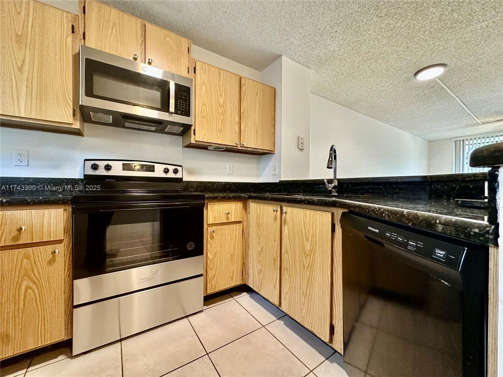 Real estate property located at 8750 Sherman Cir #102, Broward, Lakeshore At University P, Miramar, FL
