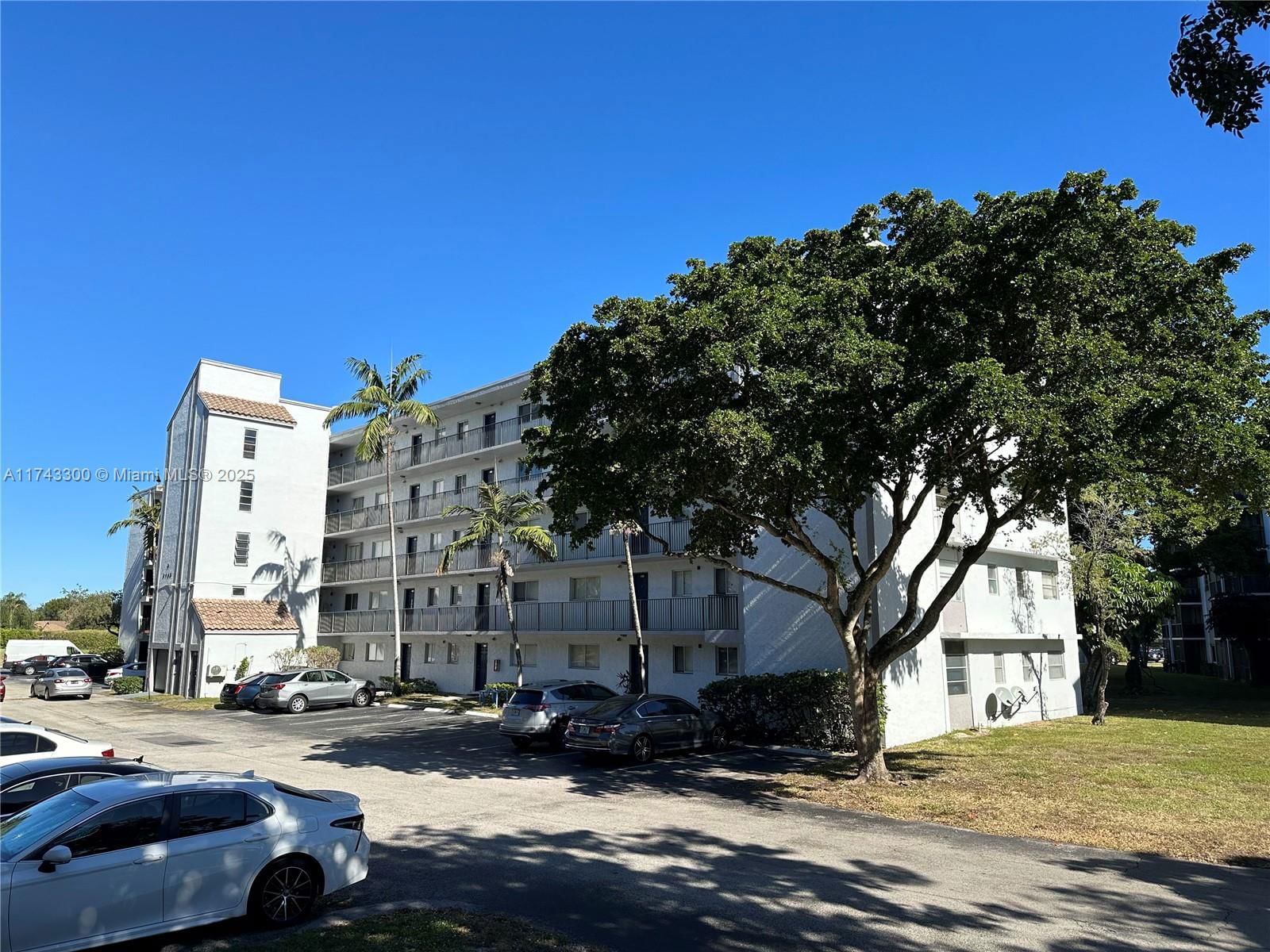 Real estate property located at 8750 Sherman Cir #102, Broward, Lakeshore At University P, Miramar, FL