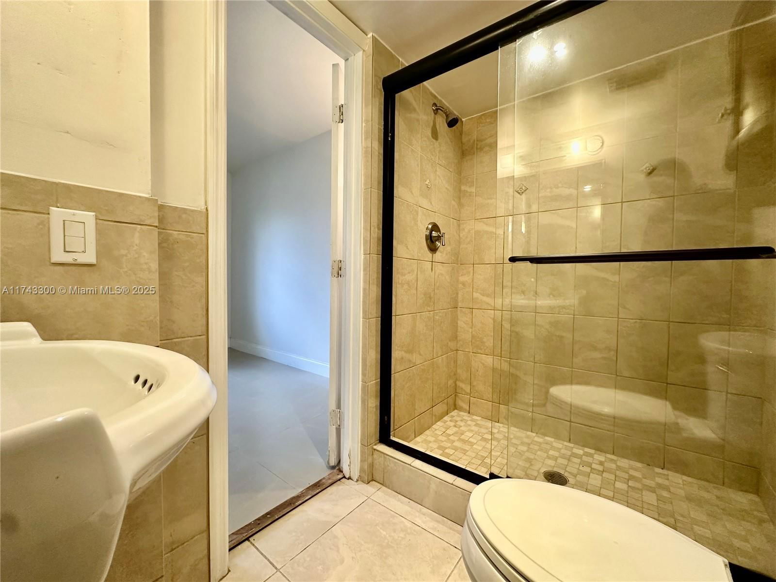 Real estate property located at 8750 Sherman Cir #102, Broward, Lakeshore At University P, Miramar, FL