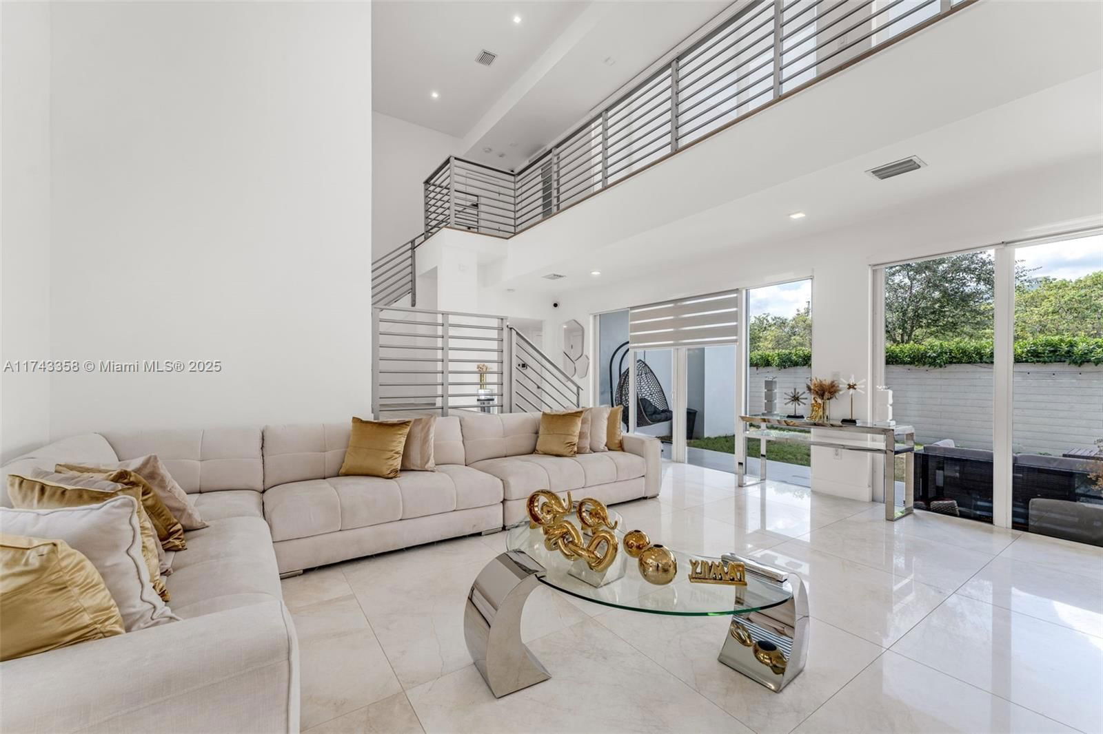 Real estate property located at 10393 67th Ter, Miami-dade, Doral Palms South, Doral, FL