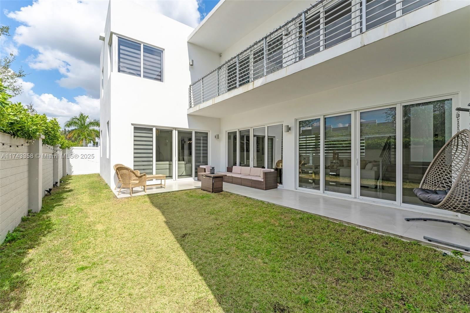 Real estate property located at 10393 67th Ter, Miami-dade, Doral Palms South, Doral, FL