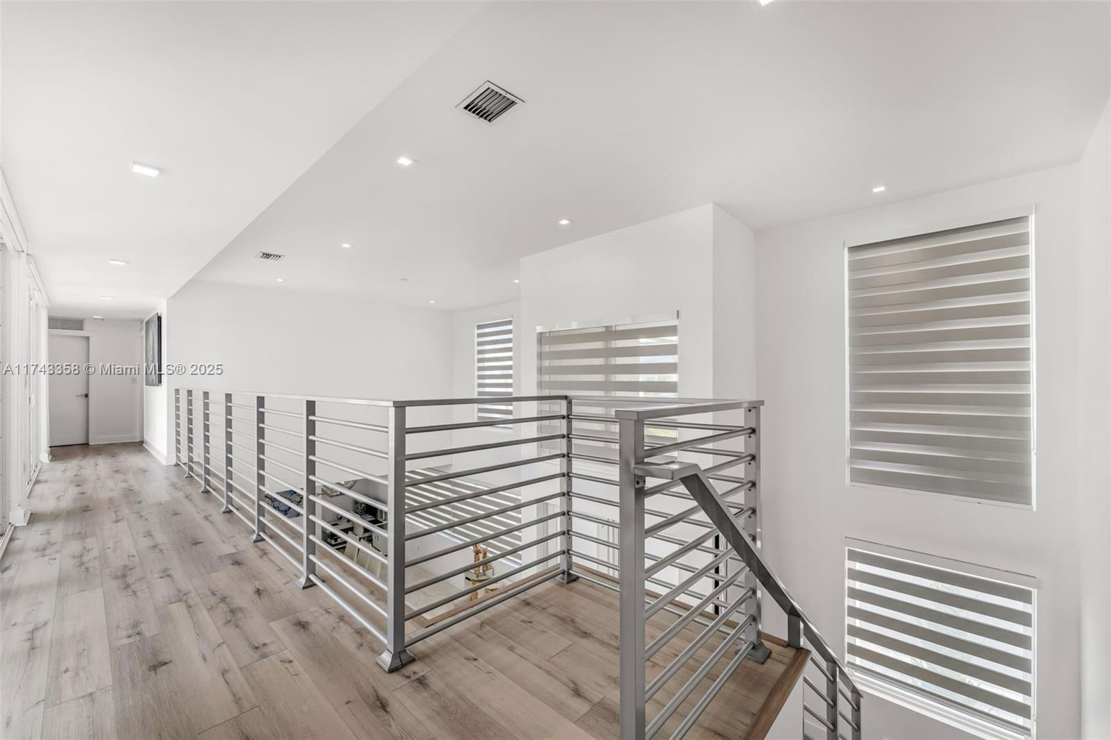 Real estate property located at 10393 67th Ter, Miami-dade, Doral Palms South, Doral, FL