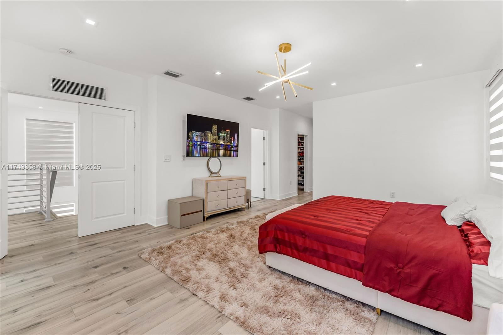 Real estate property located at 10393 67th Ter, Miami-dade, Doral Palms South, Doral, FL