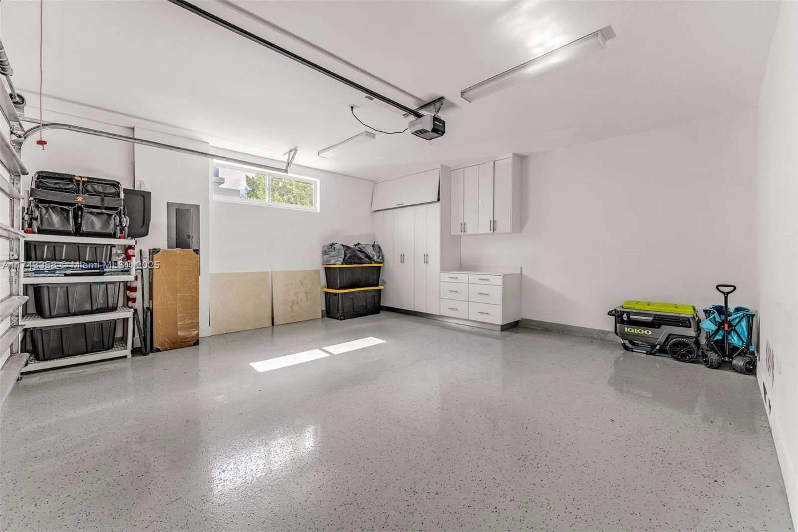 Real estate property located at 10393 67th Ter, Miami-dade, Doral Palms South, Doral, FL