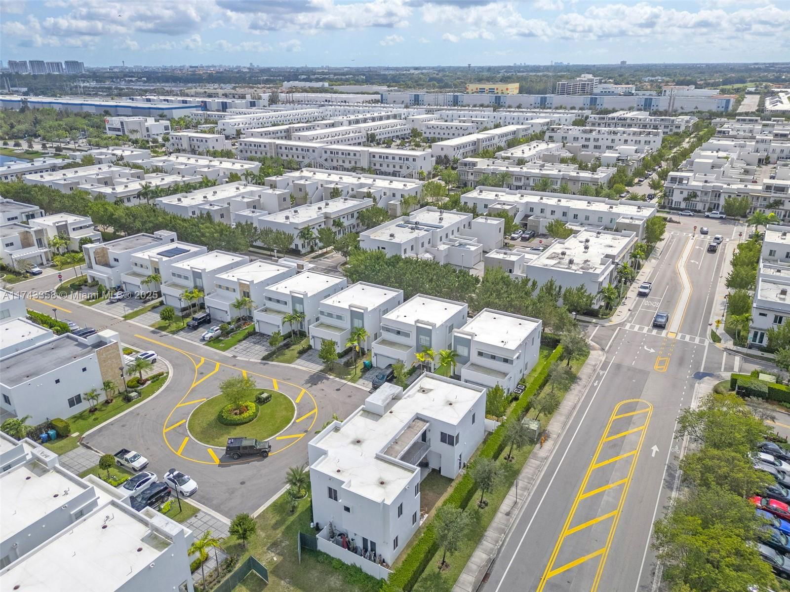 Real estate property located at 10393 67th Ter, Miami-dade, Doral Palms South, Doral, FL