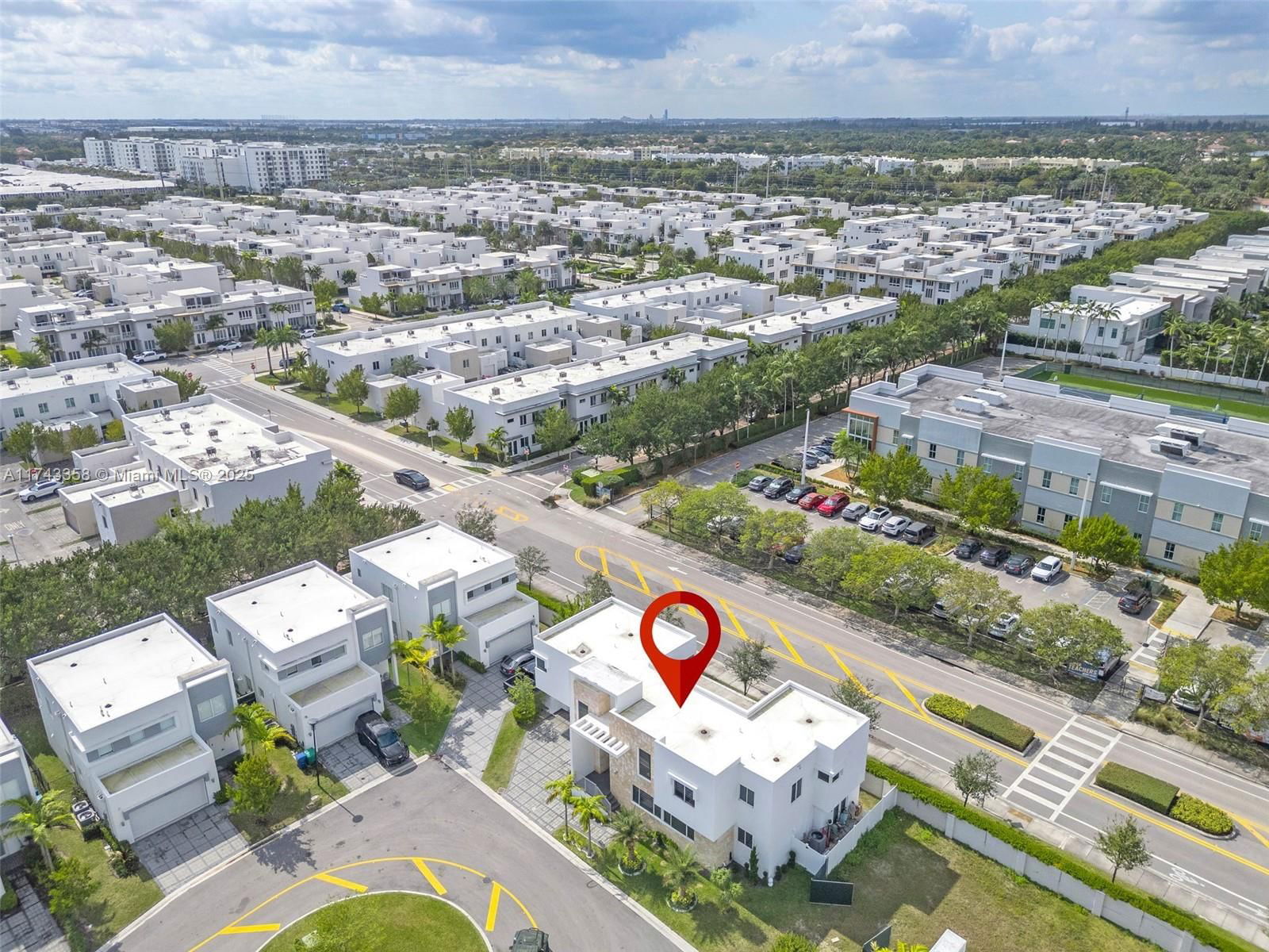 Real estate property located at 10393 67th Ter, Miami-dade, Doral Palms South, Doral, FL