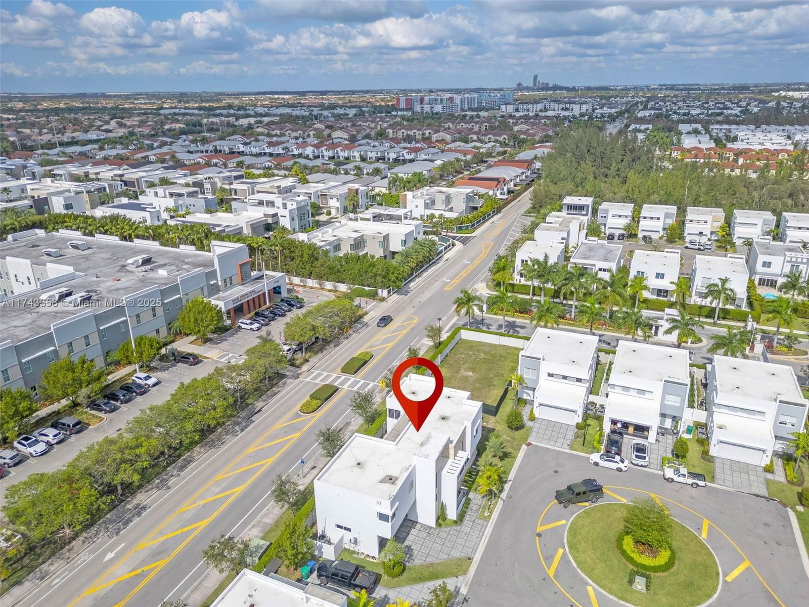Real estate property located at 10393 67th Ter, Miami-dade, Doral Palms South, Doral, FL