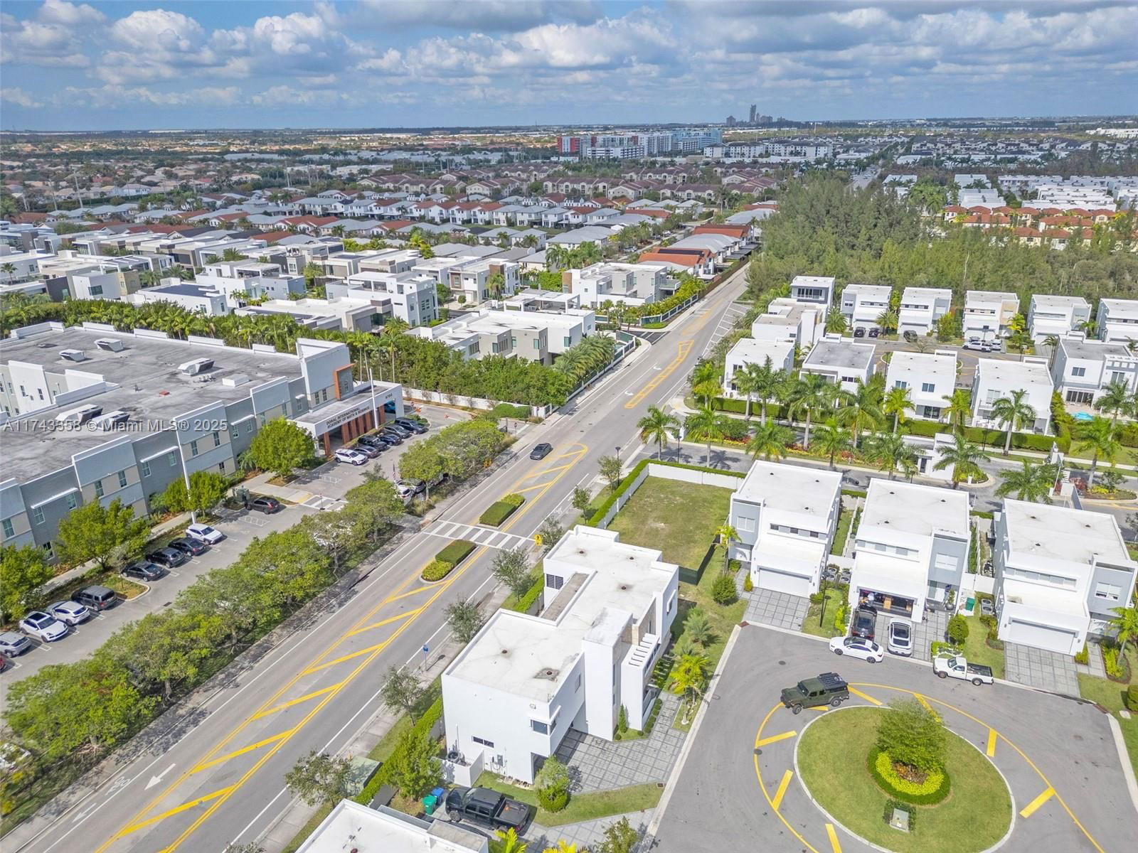 Real estate property located at 10393 67th Ter, Miami-dade, Doral Palms South, Doral, FL