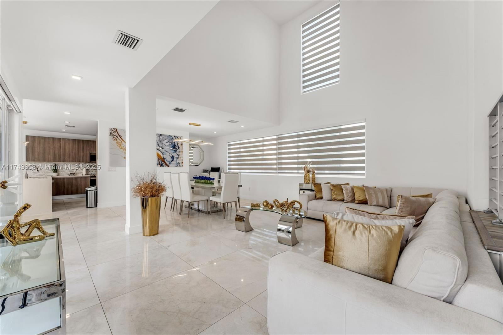 Real estate property located at 10393 67th Ter, Miami-dade, Doral Palms South, Doral, FL