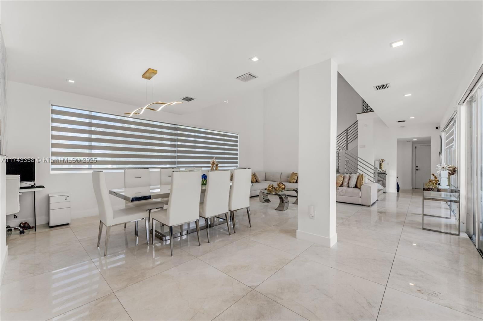 Real estate property located at 10393 67th Ter, Miami-dade, Doral Palms South, Doral, FL
