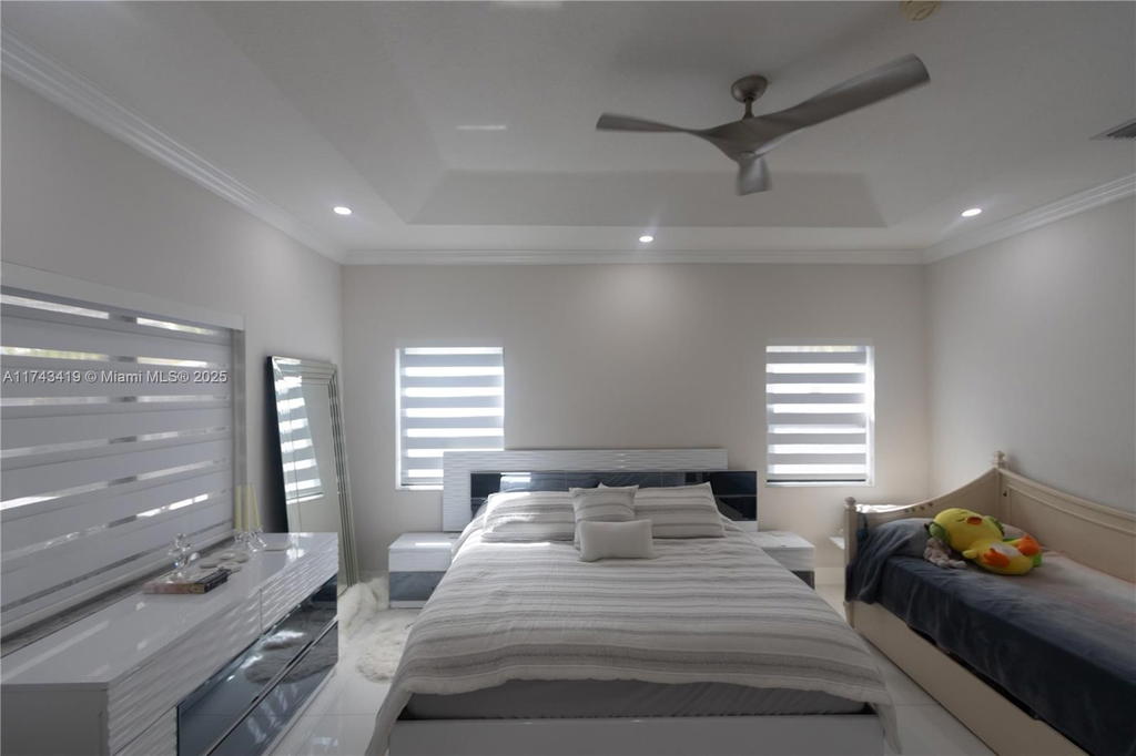 Real estate property located at 7005 5th Ave, Miami-dade, Puppys Sub, Hialeah, FL