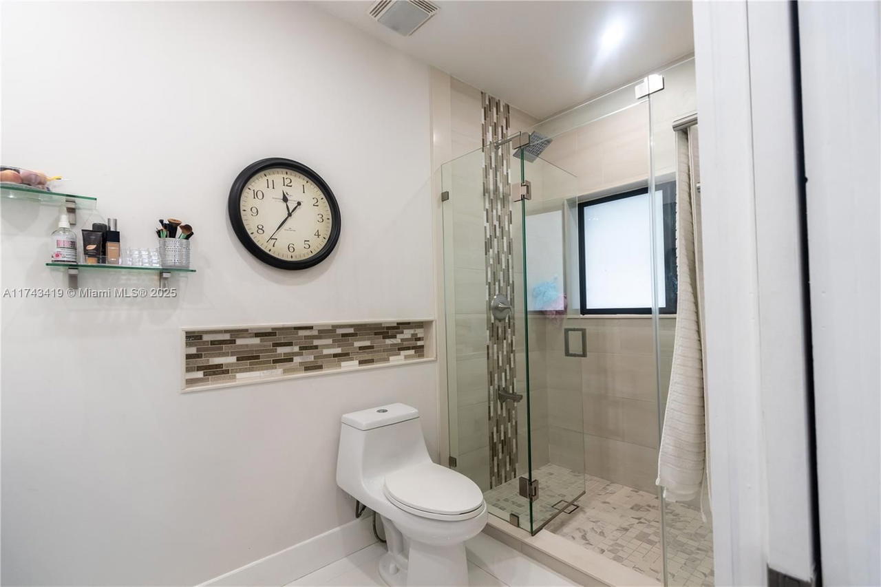 Real estate property located at 7005 5th Ave, Miami-dade, Puppys Sub, Hialeah, FL
